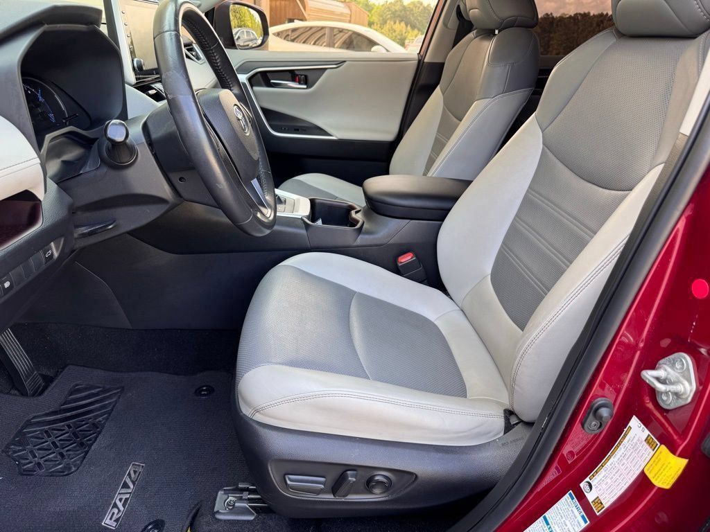 2022 Toyota RAV4 Limited - Photo 21