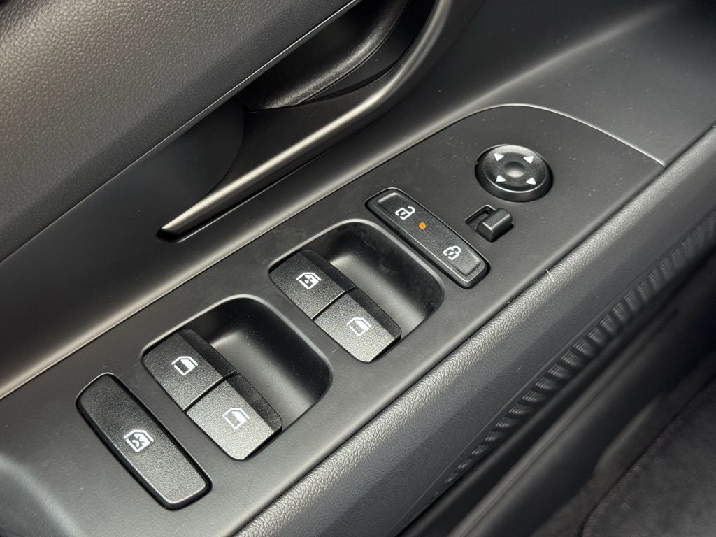 2025 Hyundai Elantra Blue - Photo 19