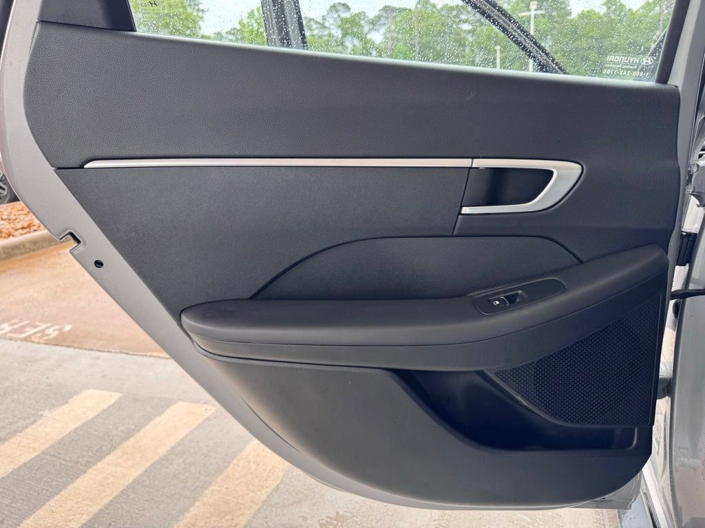 2023 Hyundai Sonata SE - Photo 21