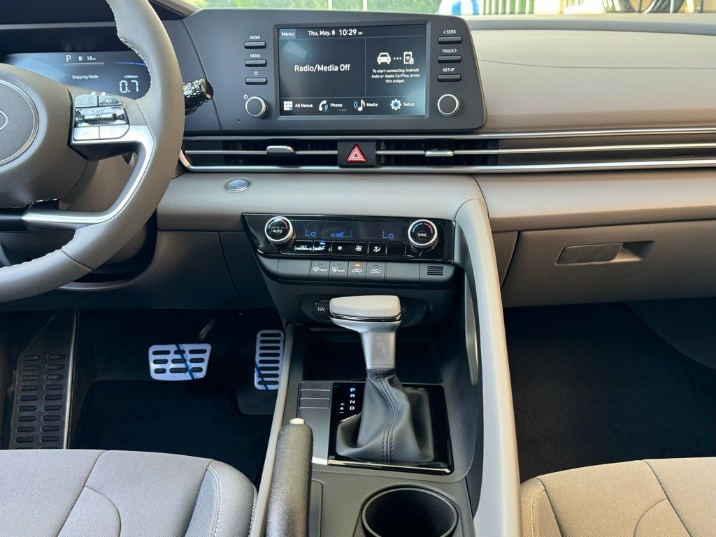 New 2025 Hyundai Elantra SEL Sport Sedan