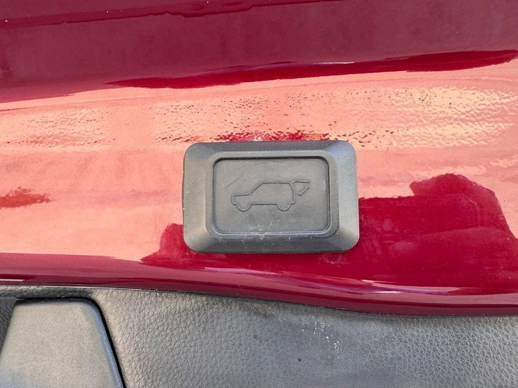 2022 Toyota RAV4 Limited - Photo 18