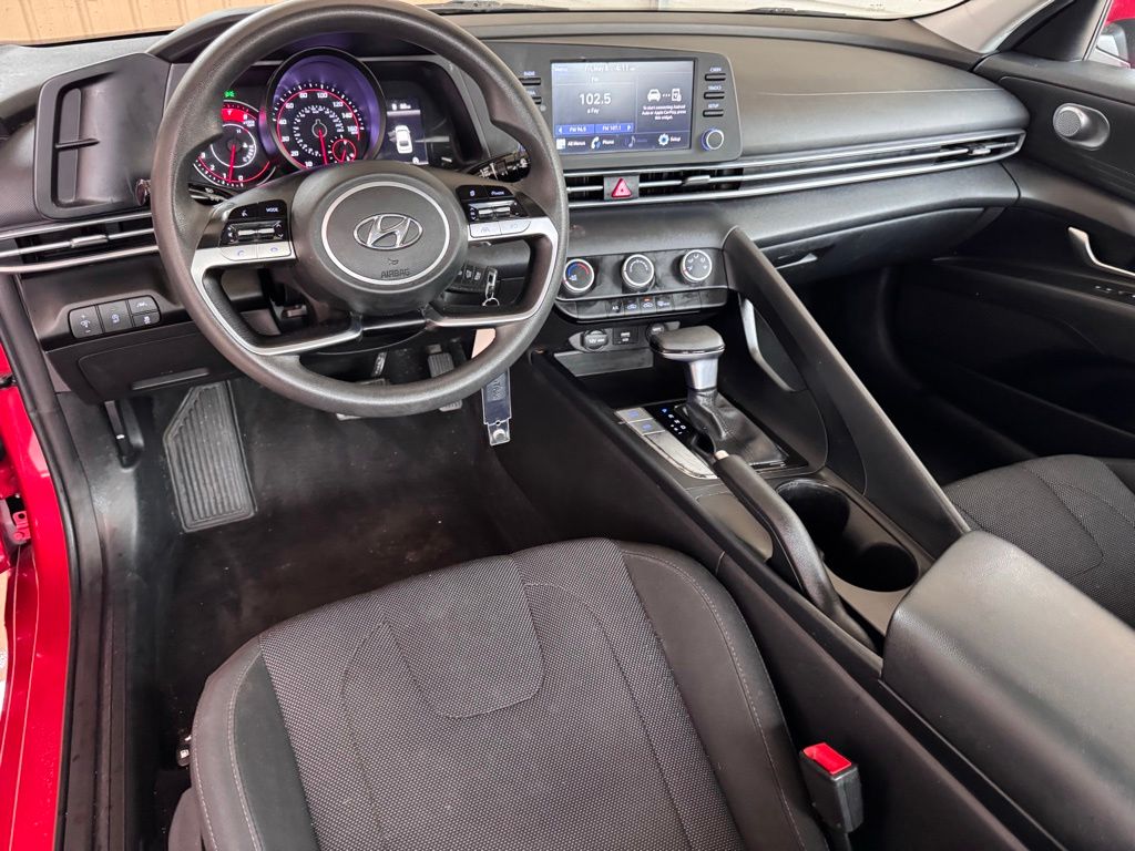 Used 2021 Hyundai Elantra SE with VIN 5NPLL4AG4MH037102 for sale in Silsbee, TX