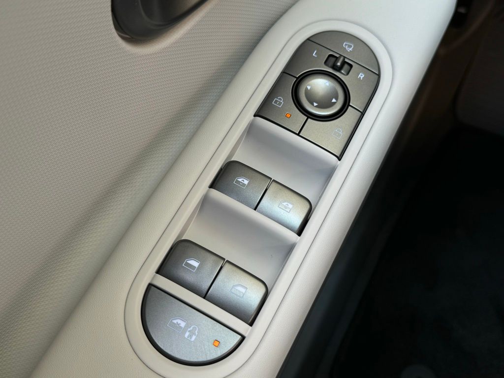 2025 Hyundai IONIQ 5 SEL - Photo 22