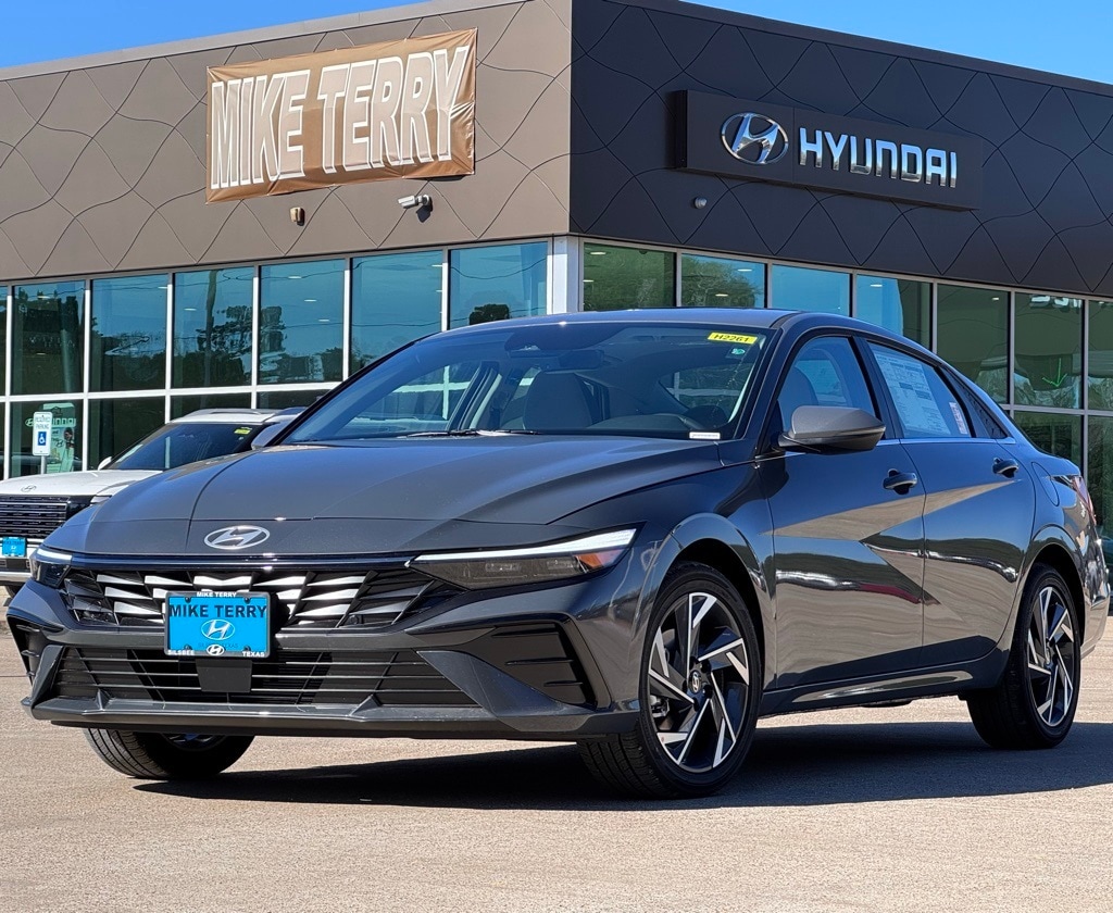 2026 Hyundai Elantra Limited's photo