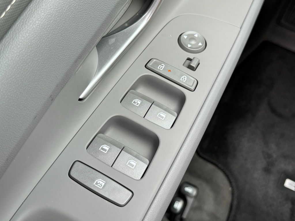 2025 Hyundai Elantra SEL - Photo 25