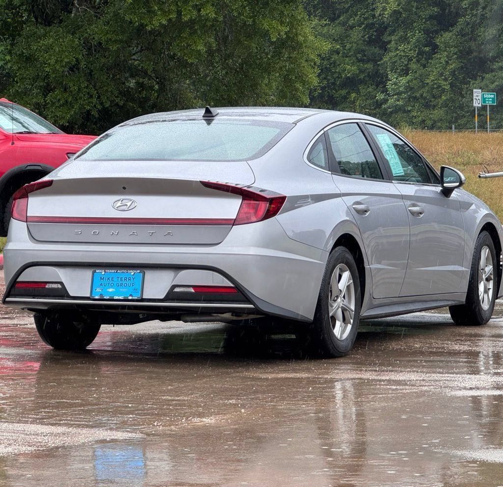 2023 Hyundai Sonata SE - Photo 12