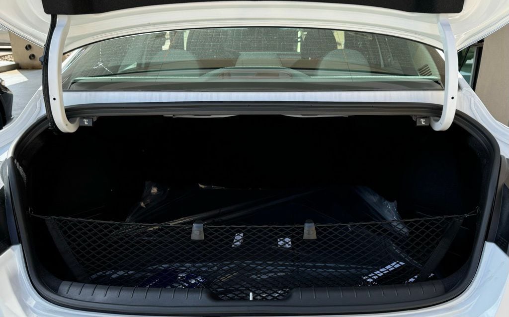 2025 Hyundai Elantra SEL - Photo 12