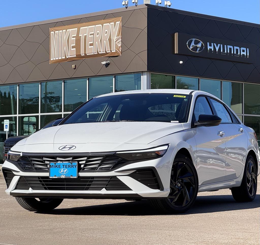 2026 Hyundai Elantra SEL's photo