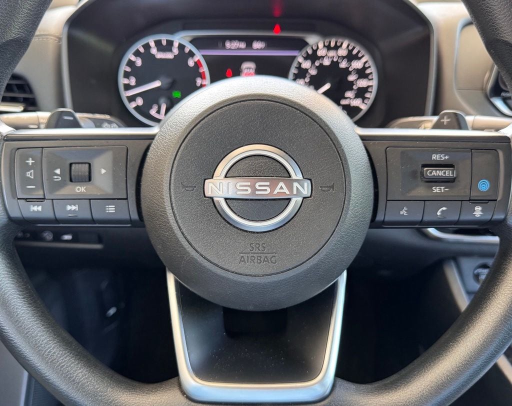 2024 Nissan Rogue SV - Photo 6