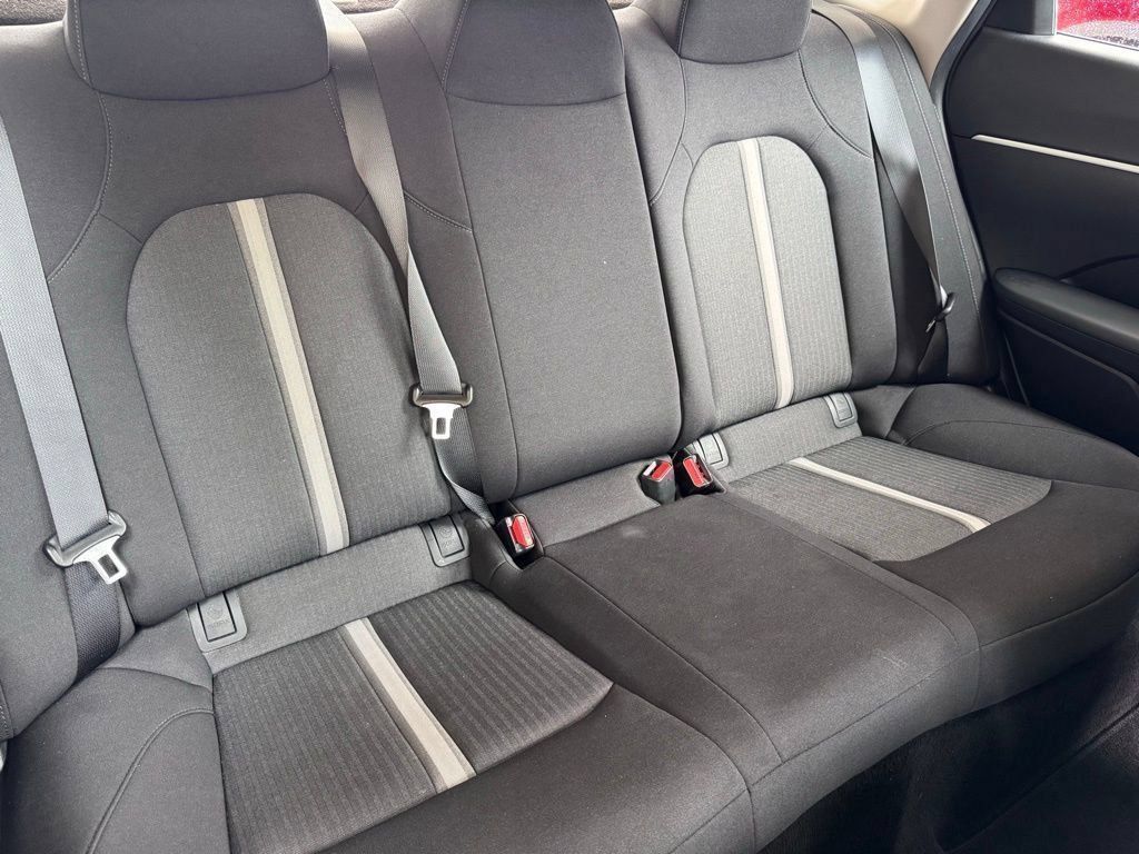 2023 Hyundai Sonata SE - Photo 17