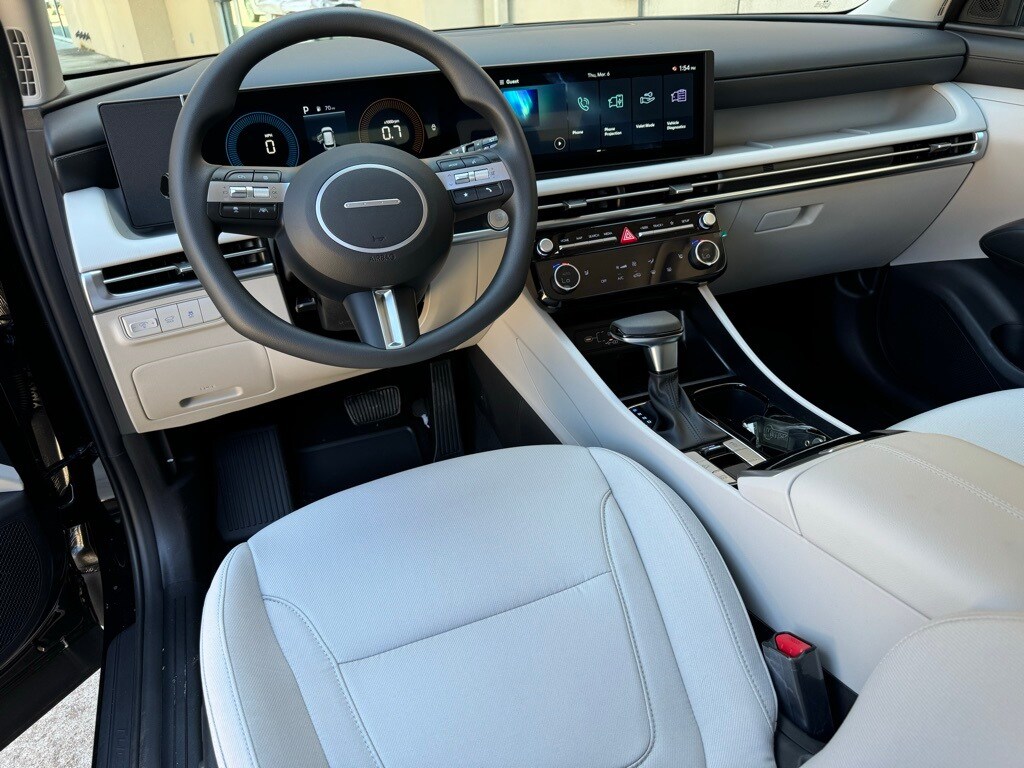 2025 Hyundai Tucson SEL photo 2