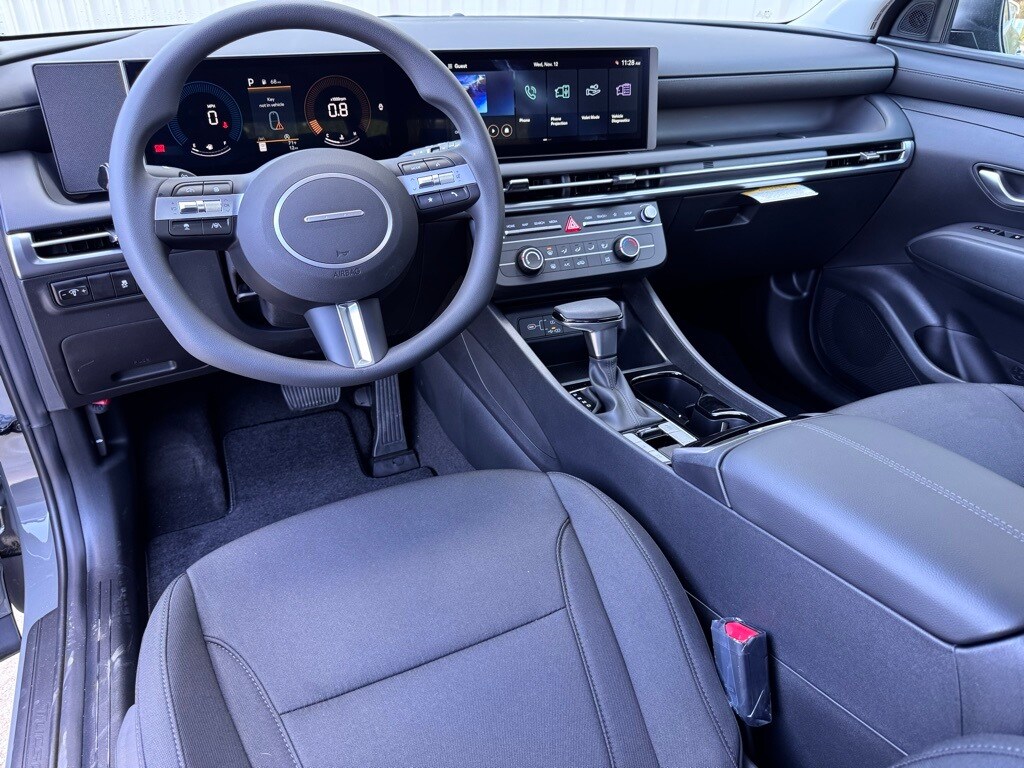 2026 Hyundai Tucson SE photo 2