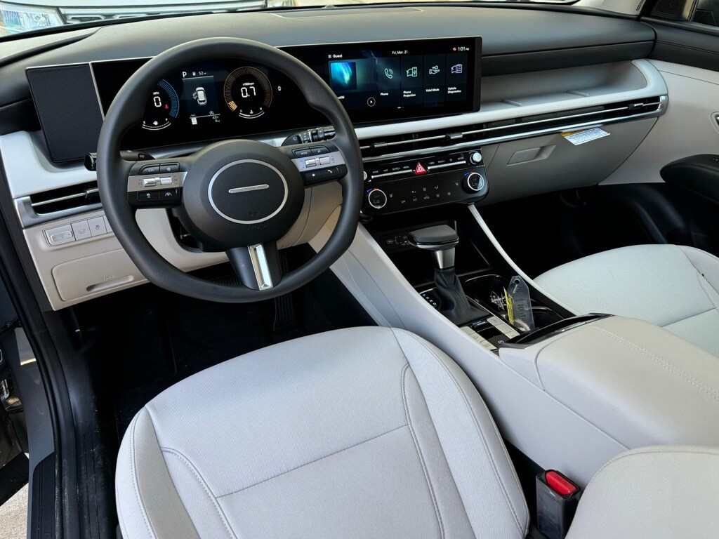 2025 Hyundai Tucson SEL photo 2