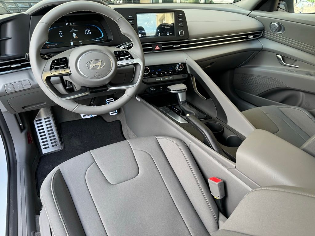 New 2025 Hyundai Elantra SEL Sport Sedan