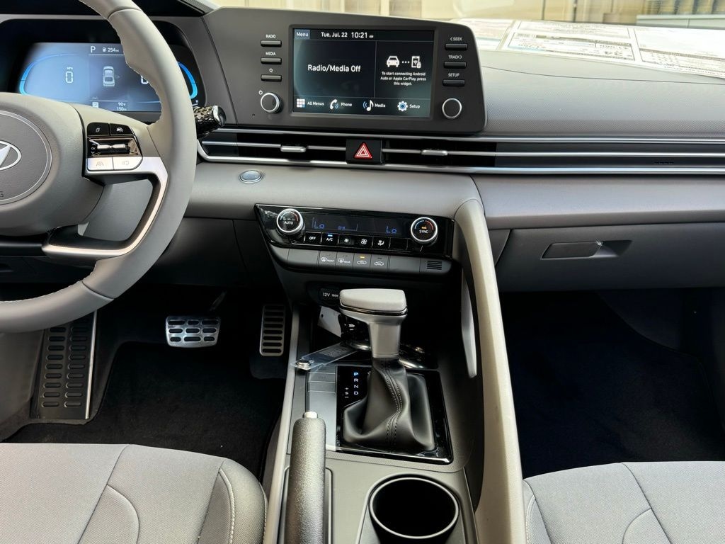 New 2025 Hyundai Elantra SEL Sport Sedan