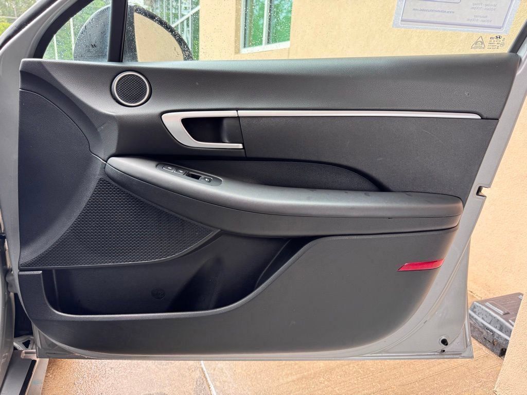 2023 Hyundai Sonata SE - Photo 18