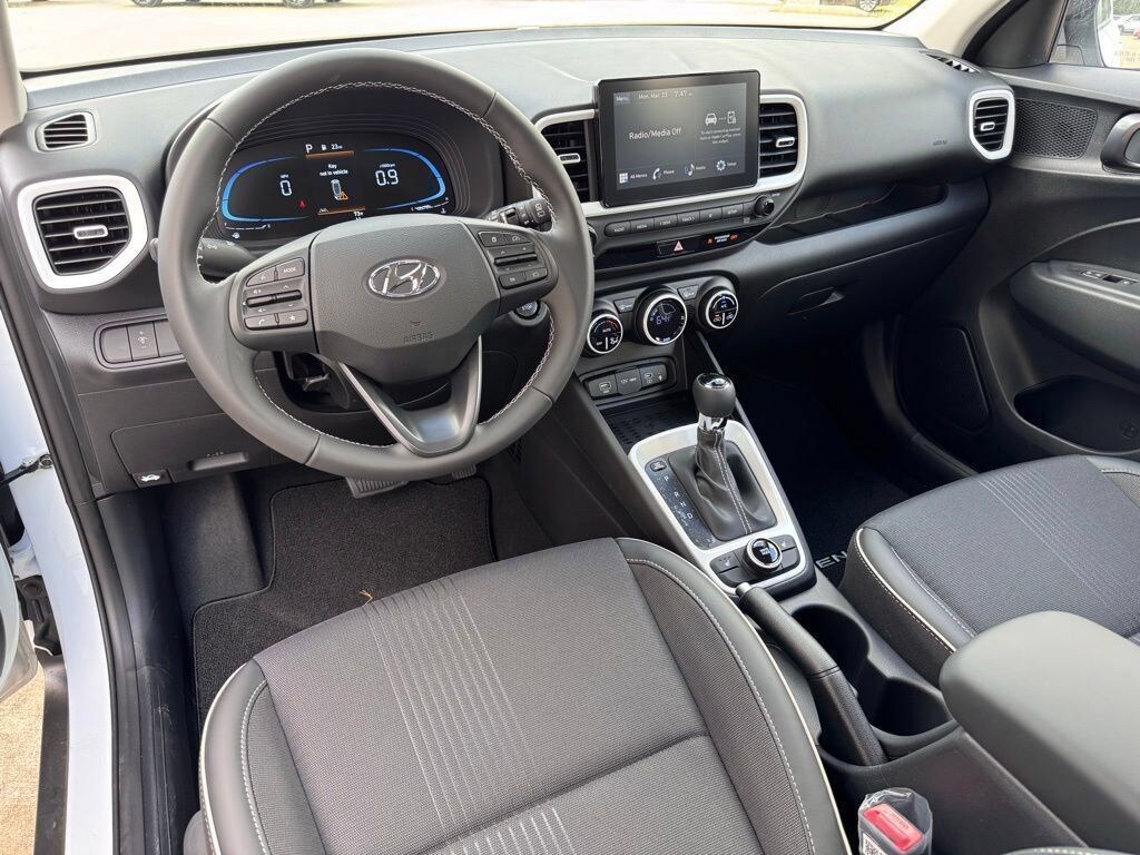 New 2026 Hyundai Venue SEL w/Two-Tone Roof SUV