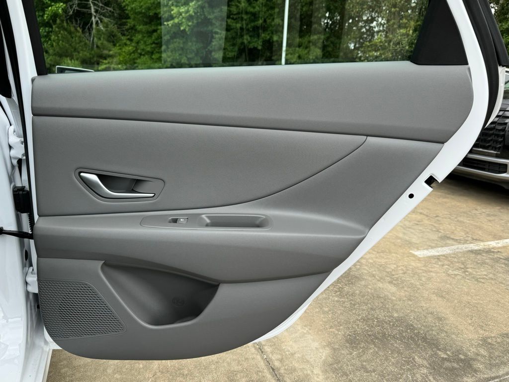 2025 Hyundai Elantra SEL - Photo 22