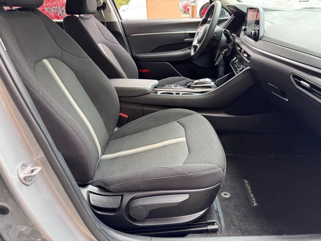 2023 Hyundai Sonata SE - Photo 16