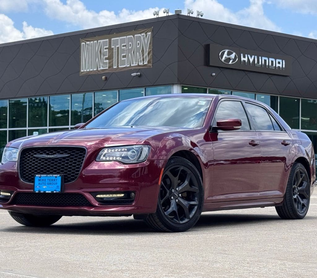 2022 Chrysler 300 Touring L's photo