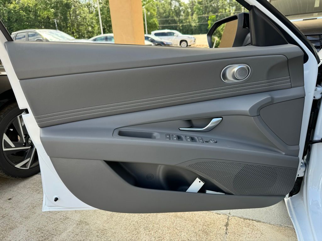 2025 Hyundai Elantra SEL - Photo 19