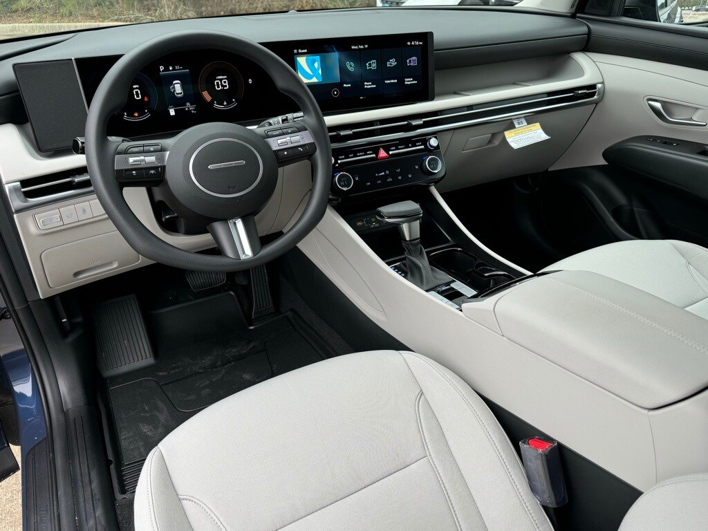 2025 Hyundai Tucson SEL photo 2