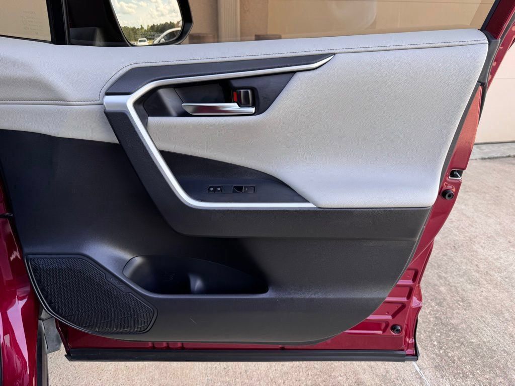 2022 Toyota RAV4 Limited - Photo 15