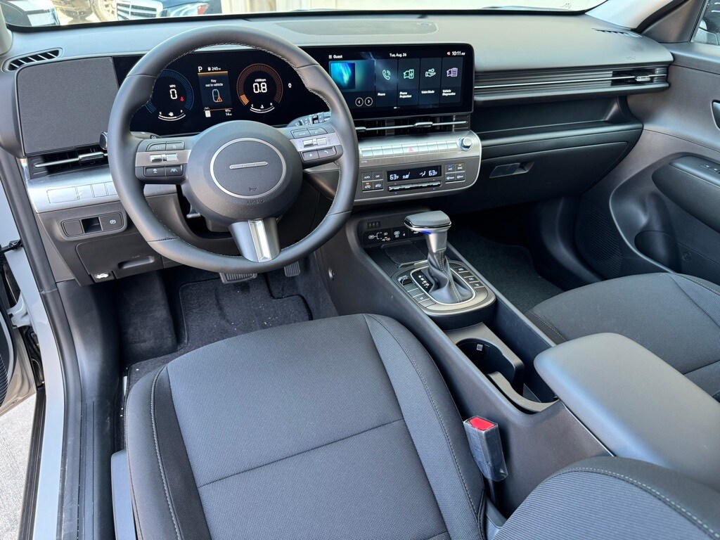 2026 Hyundai Kona SEL photo 2