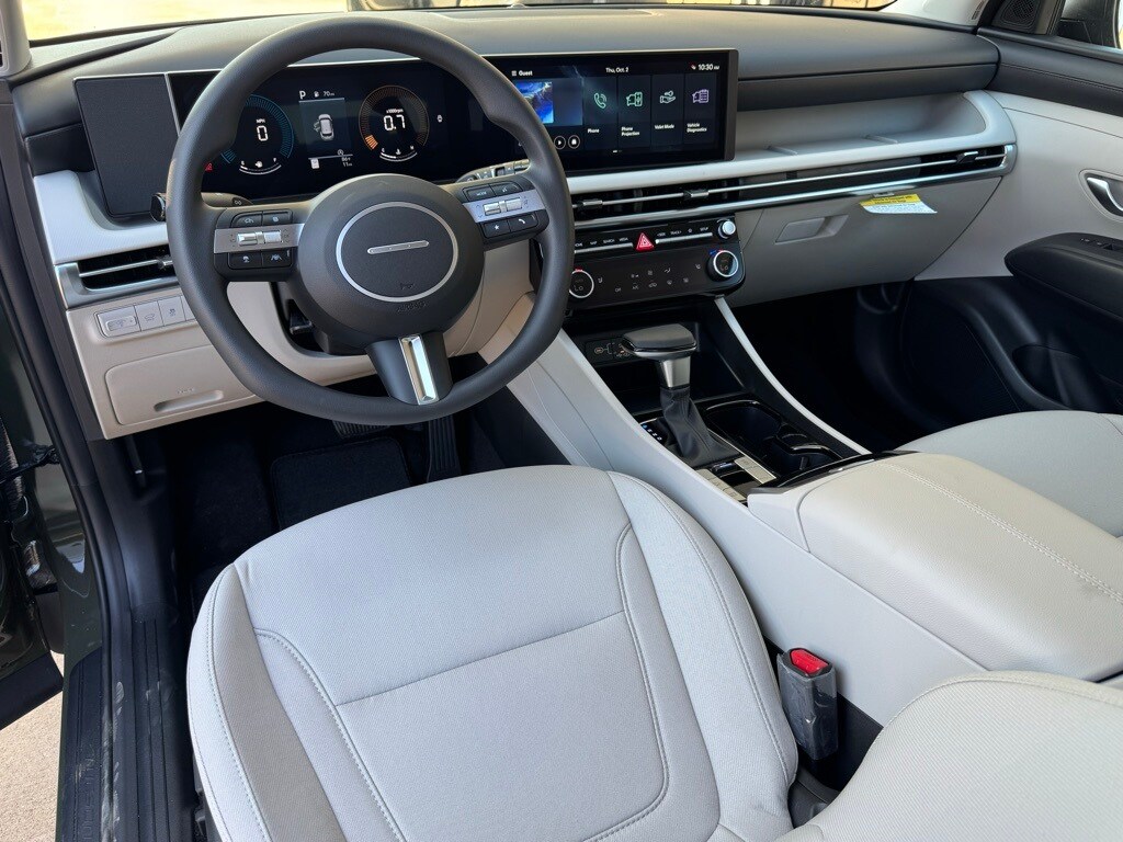 2026 Hyundai Tucson SEL photo 2