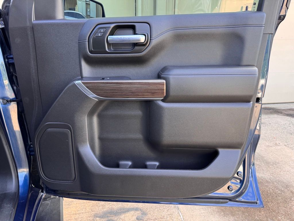 2021 Chevrolet Silverado 1500 LT - Photo 19