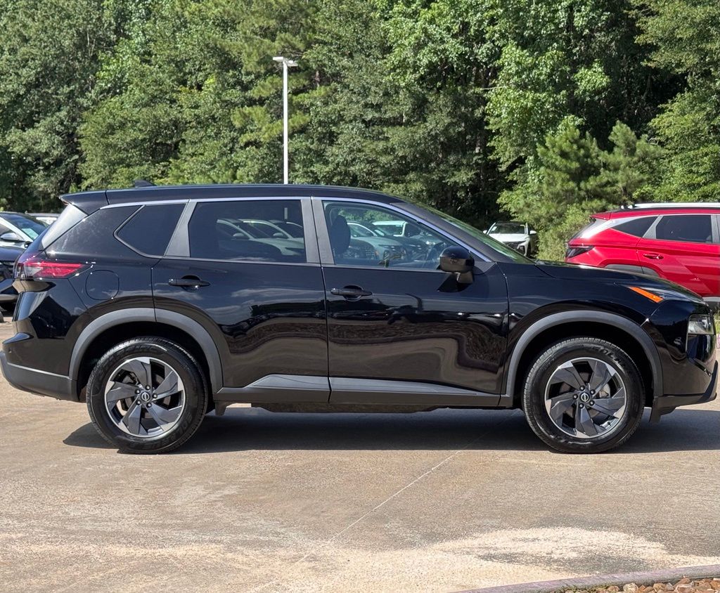 2024 Nissan Rogue SV - Photo 10
