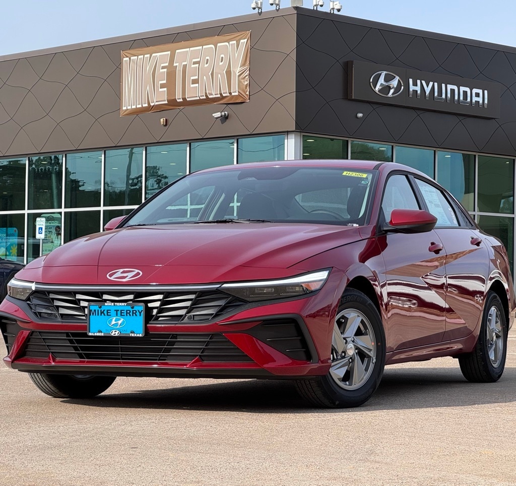 New 2026 Hyundai Elantra SE Sedan