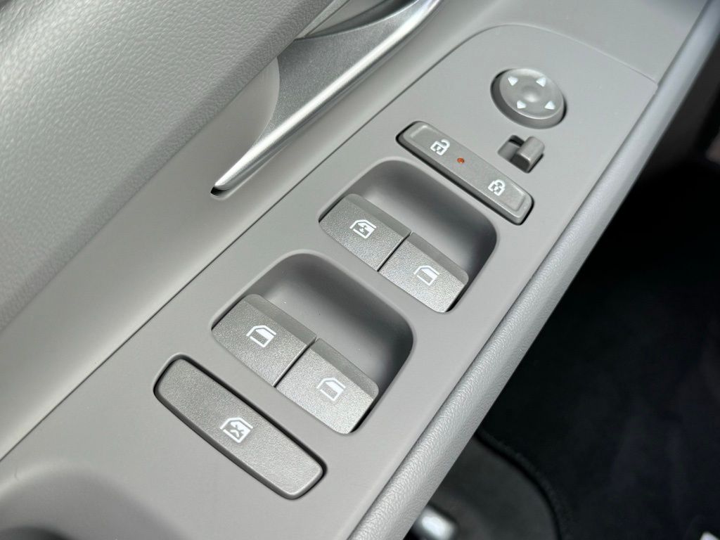 2025 Hyundai Elantra SEL - Photo 21