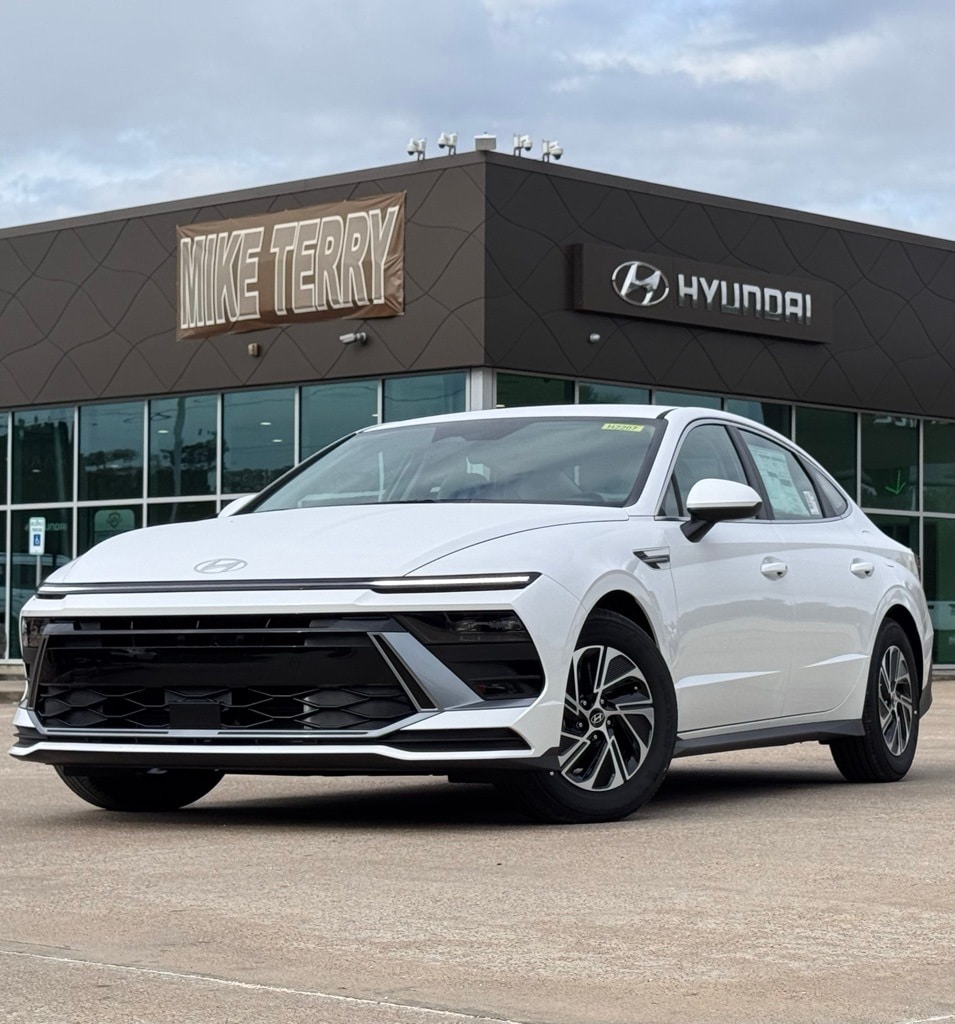 2026 Hyundai Sonata Hybrid Blue's photo