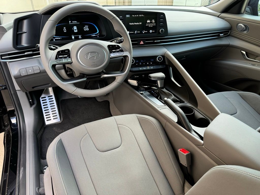 New 2025 Hyundai Elantra SEL Sport Sedan
