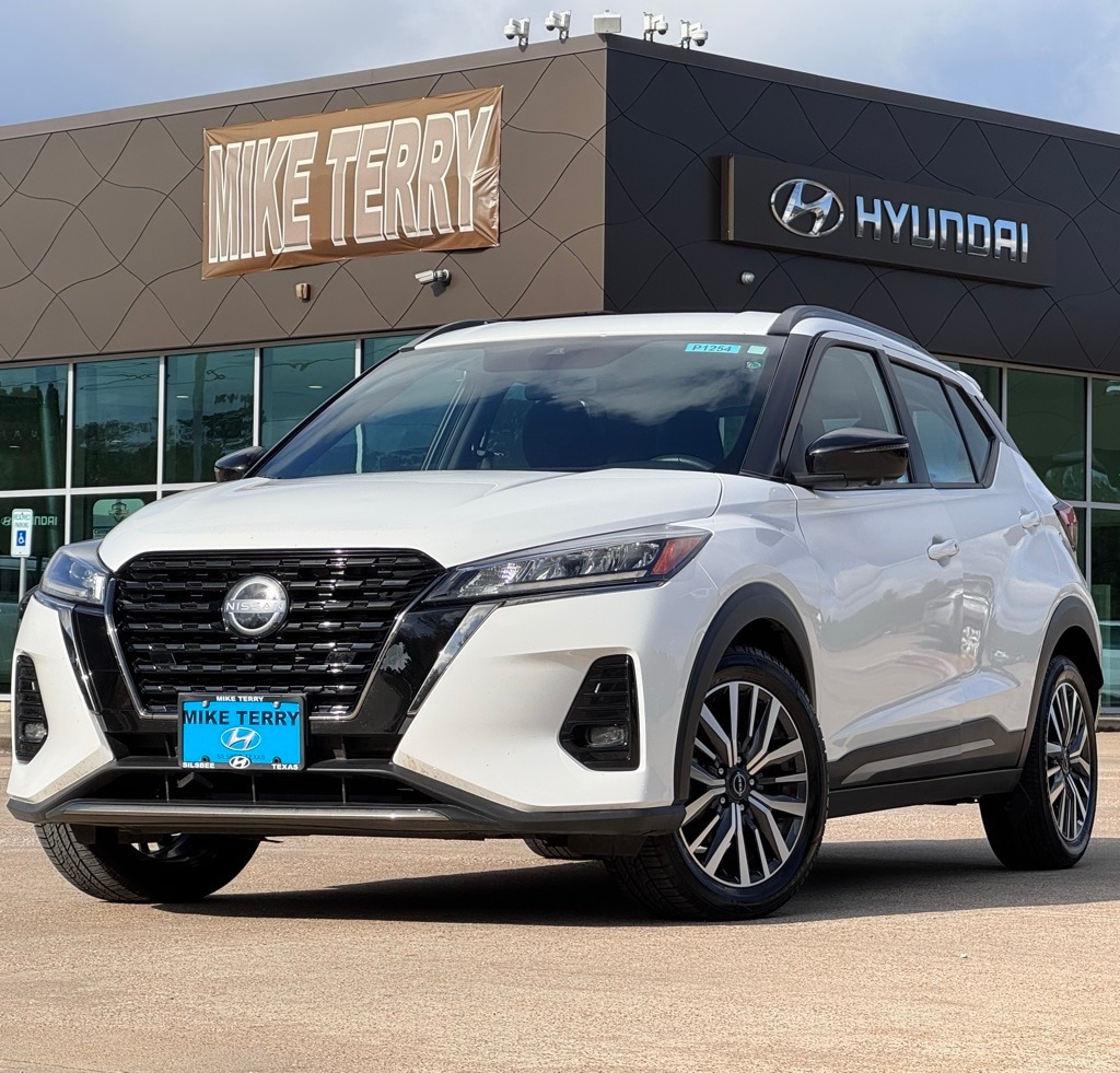 2024 Nissan Kicks SR