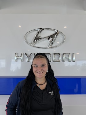 Staff member Khayleigh Overstreet from ID_368799