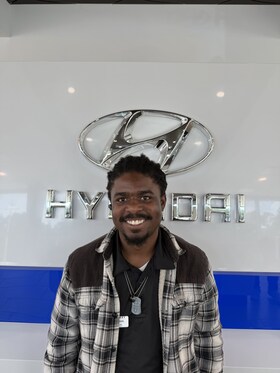 Staff member Jaylin Williams from ID_368799