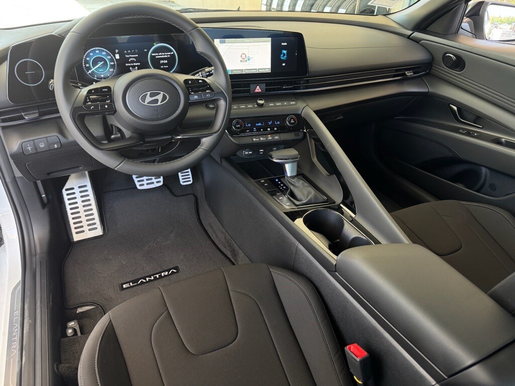 2025 Hyundai Elantra Hybrid SEL Sport photo 2