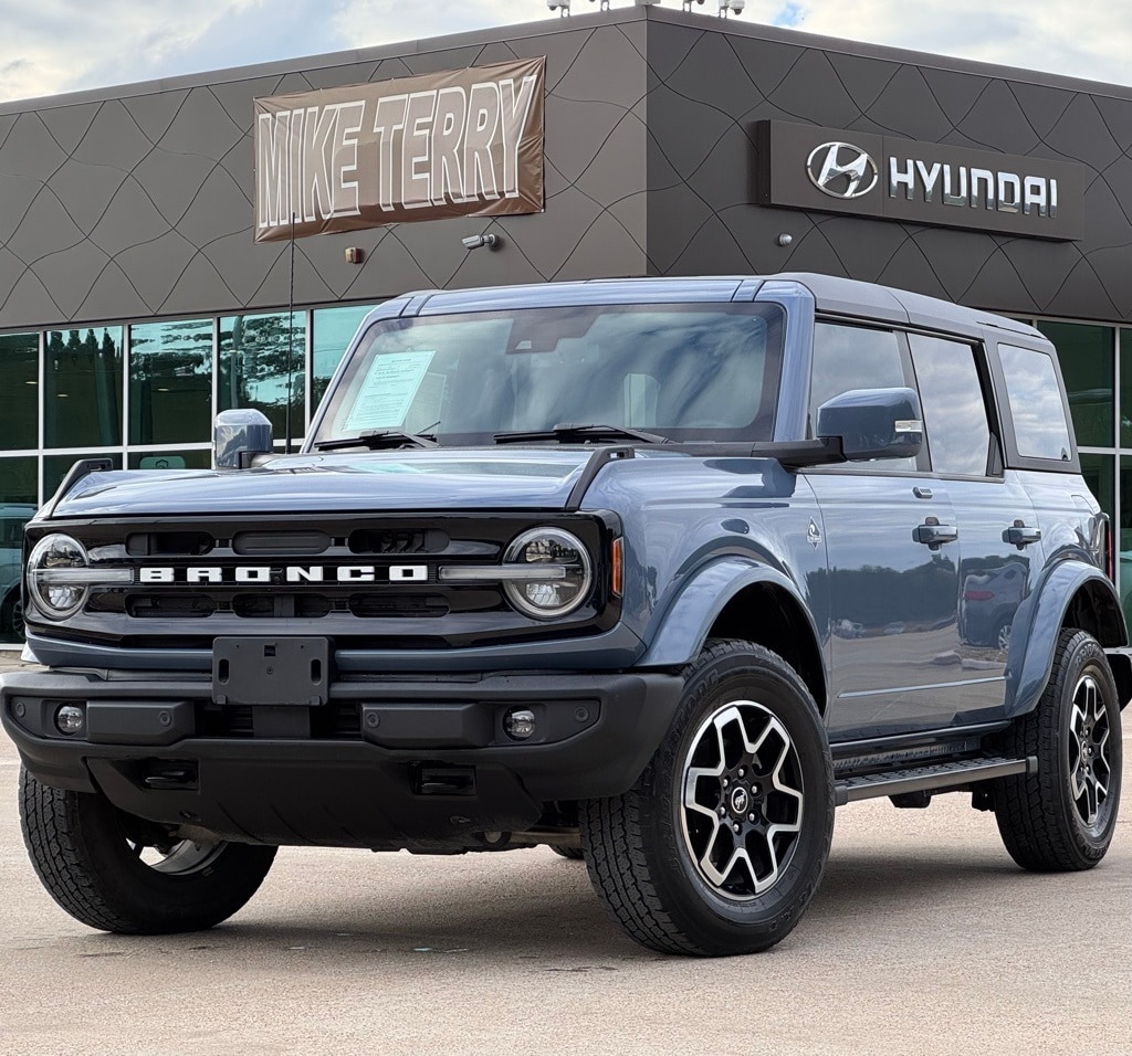 2023 Ford Bronco 4-Door Outer Banks's photo