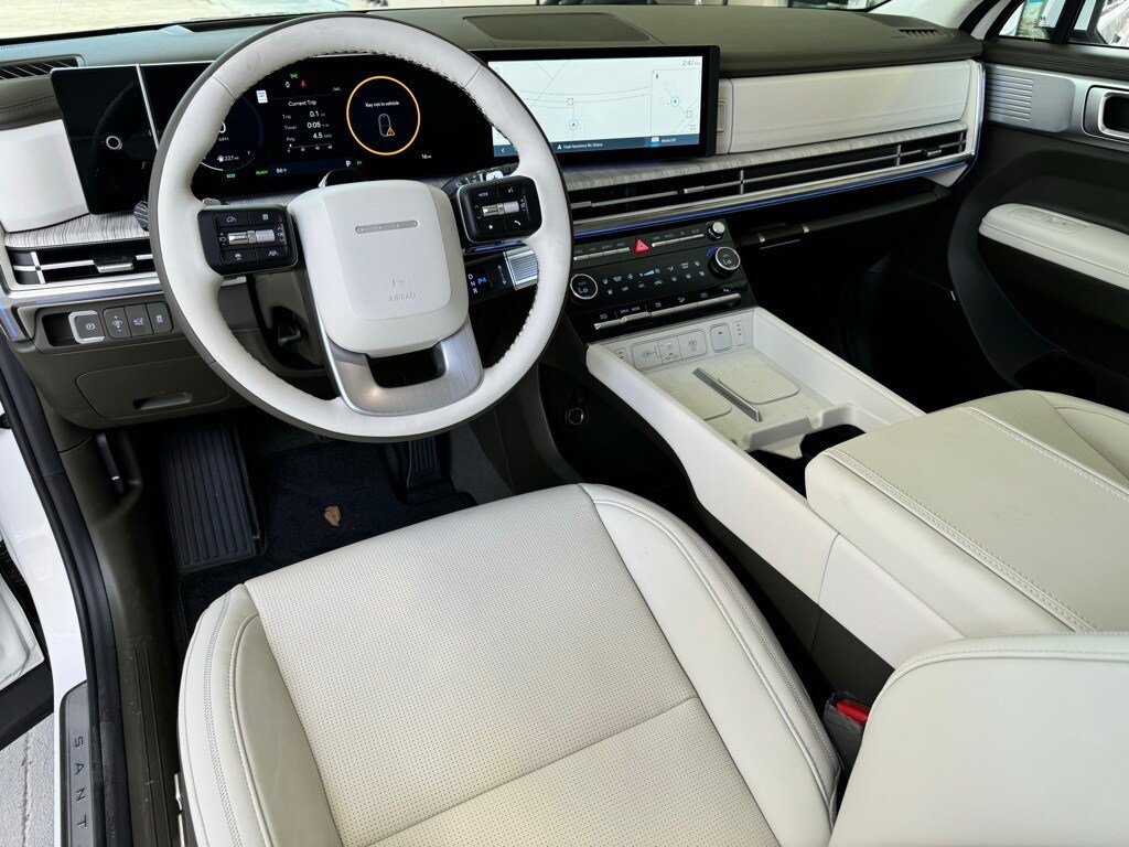 2025 Hyundai Santa Fe Calligraphy photo 2