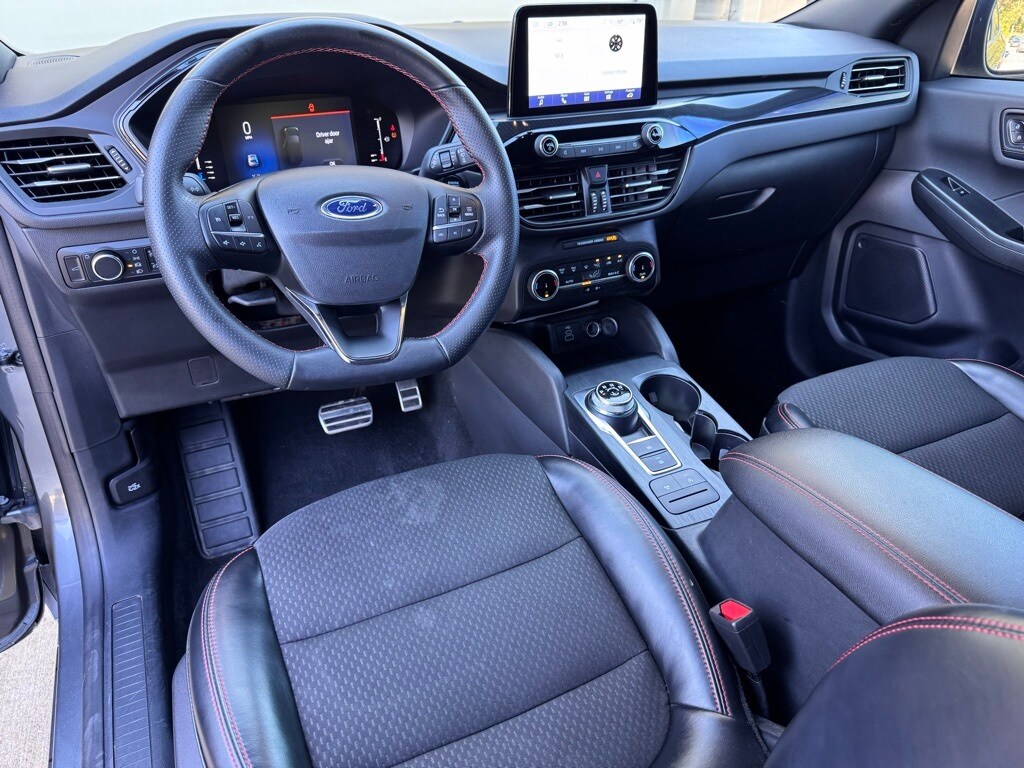 2024 Ford Escape ST-Line photo 2