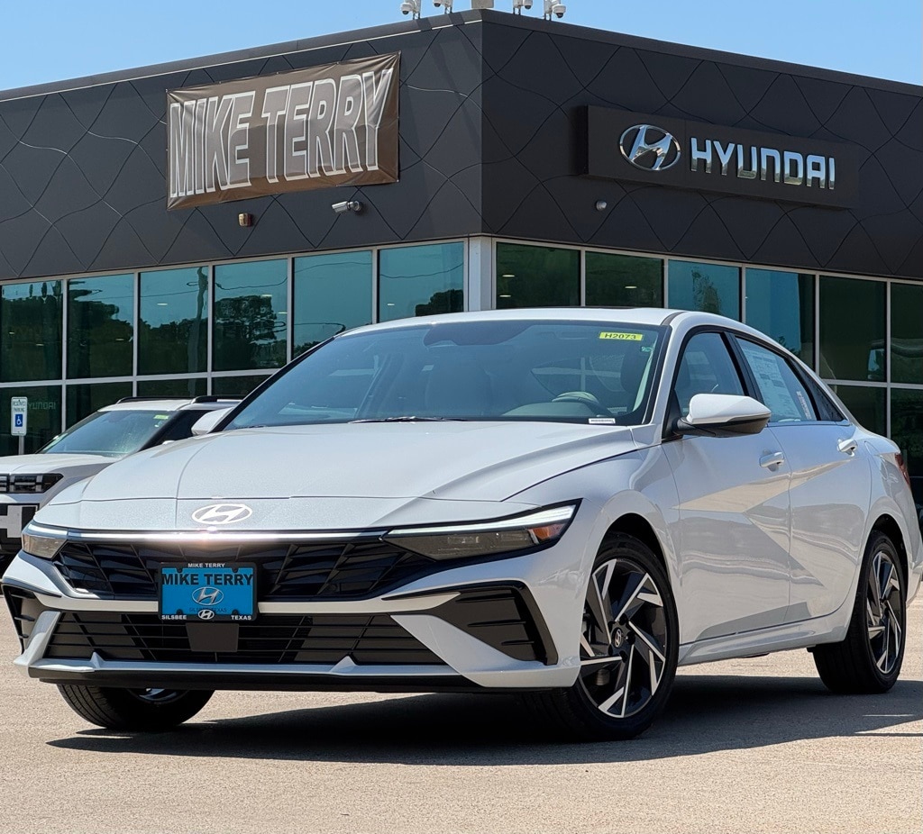 2025 Hyundai Elantra Limited's photo