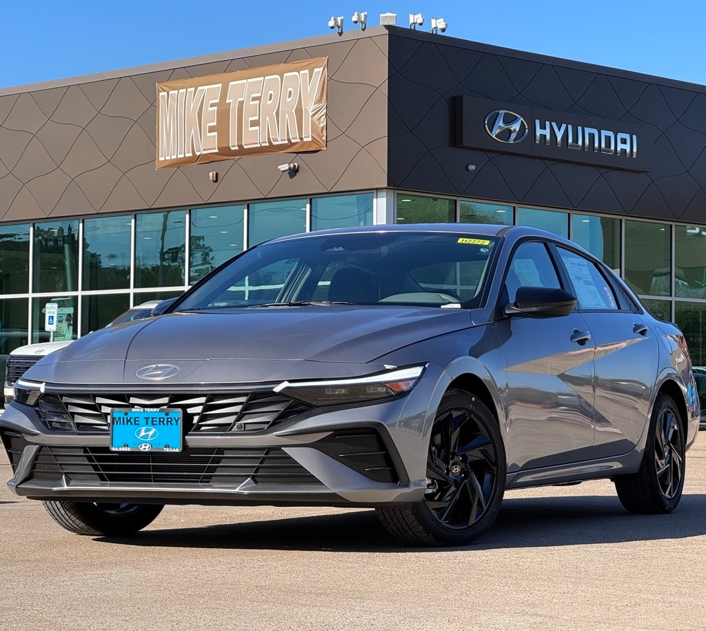 2026 Hyundai Elantra SEL's photo