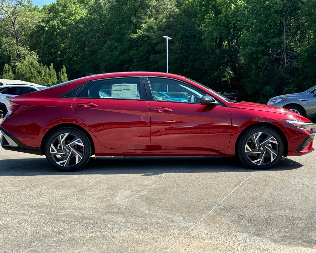 2025 Hyundai Elantra SEL - Photo 8