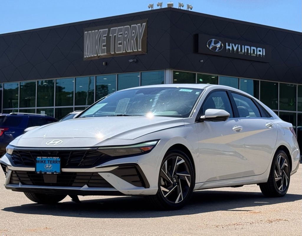 2024 Hyundai Elantra 2.0 Limited IVT's photo
