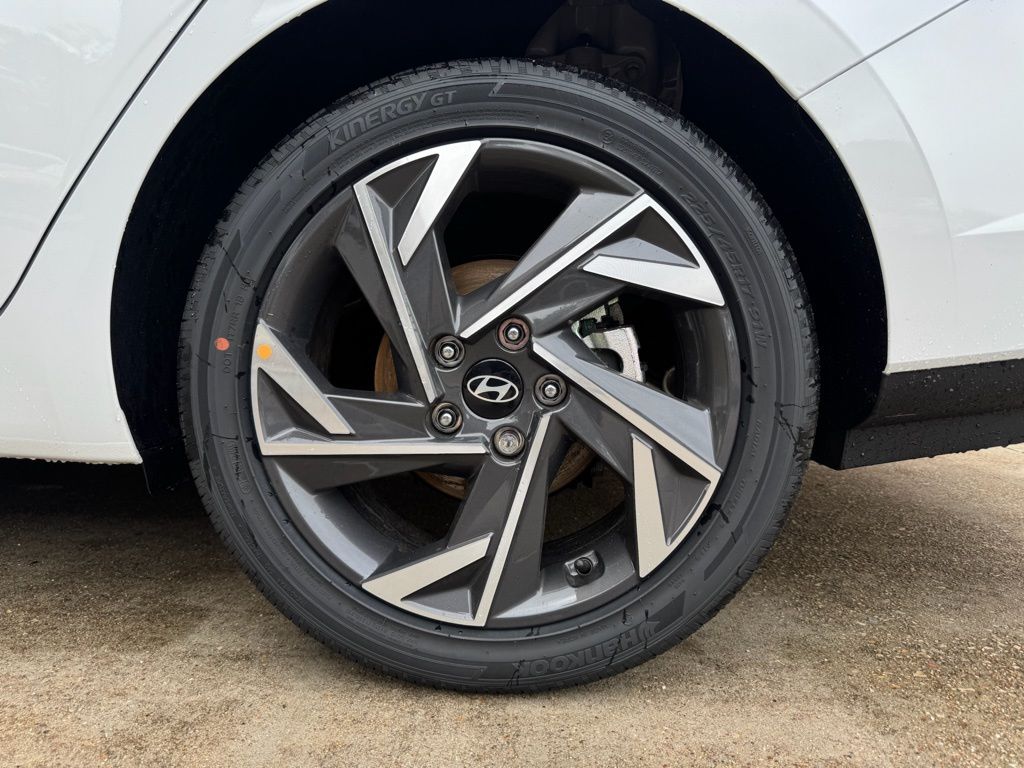 2025 Hyundai Elantra Blue - Photo 20