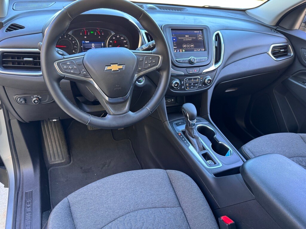 2024 Chevrolet Equinox photo 2