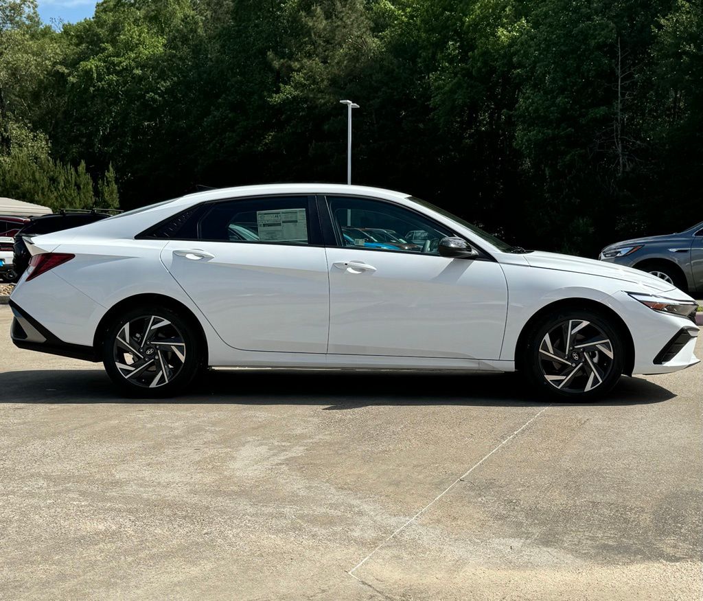 2025 Hyundai Elantra SEL - Photo 8
