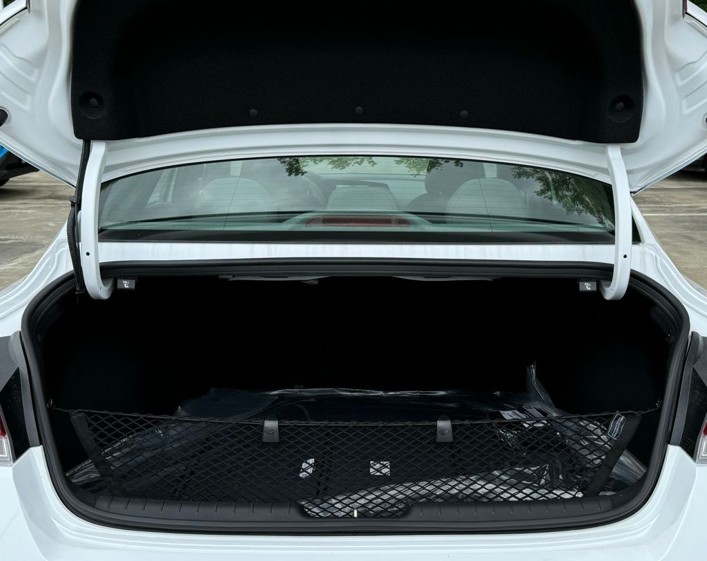 2025 Hyundai Elantra SEL - Photo 16